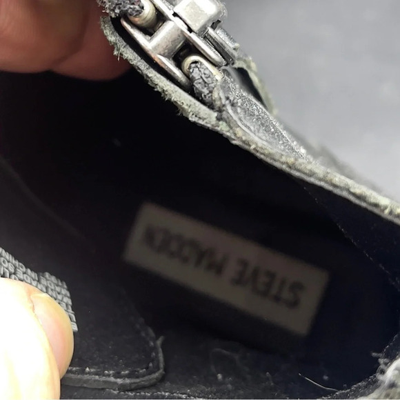 Steve Madden BILLEY 5.5 Bootie Boot Black Silver Buckles Block Heel Leather - Picture 6 of 9